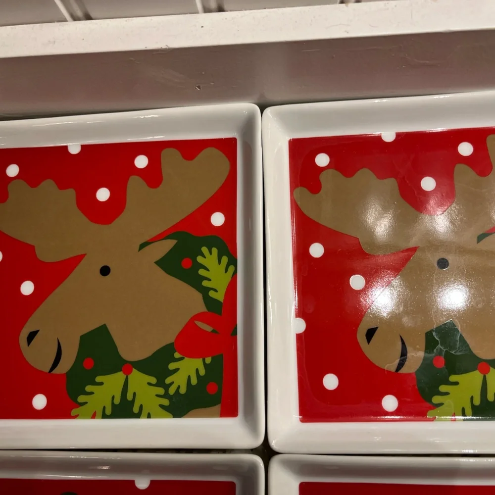 8 CRATE AND BARREL CHRISTMAS SQUARE APPETIZER DESSERT PLATES 6” NEW!